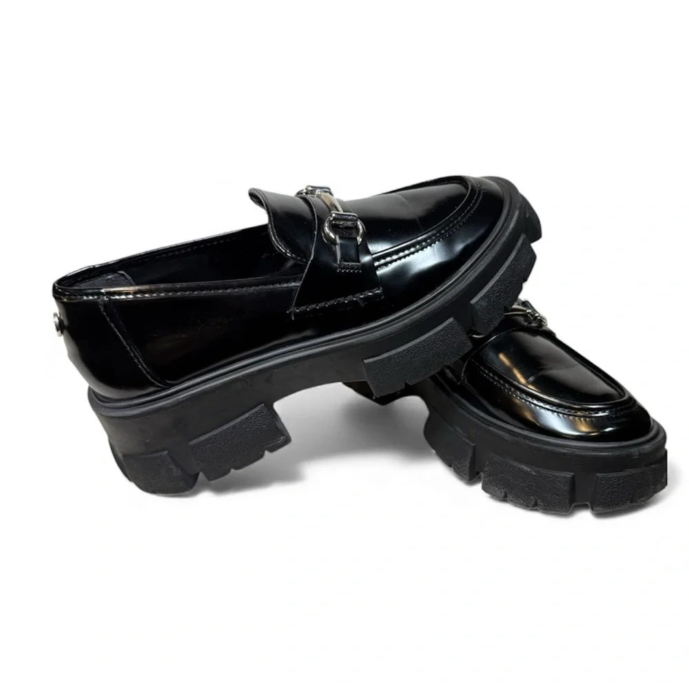 Steve Madden Shiny Black Loafers with Silver Accents – Size 6.5 EUC